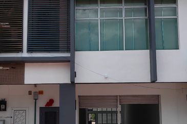 Makyong Shop @Bukit Raja Shop for Sale