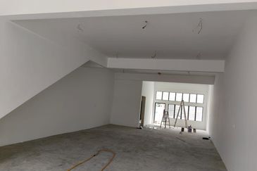 Makyong Shop @Bukit Raja Shop for Sale