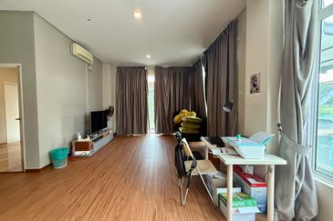 Bandar Tun Hussein Onn