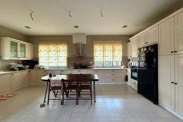 Bandar Tun Hussein Onn