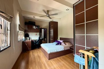 Bandar Tun Hussein Onn