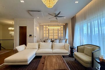 BEAUTIFUL ID! FULLY FURNISHED! Lower Unit Duplex Townhouse @ Serene Mont Kiara, KL