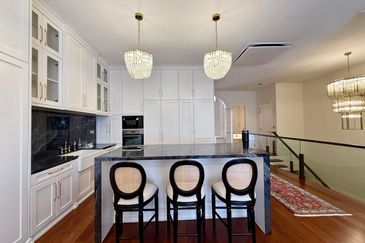 BEAUTIFUL ID! FULLY FURNISHED! Lower Unit Duplex Townhouse @ Serene Mont Kiara, KL