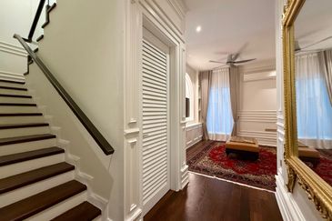 BEAUTIFUL ID! FULLY FURNISHED! Lower Unit Duplex Townhouse @ Serene Mont Kiara, KL