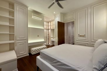 BEAUTIFUL ID! FULLY FURNISHED! Lower Unit Duplex Townhouse @ Serene Mont Kiara, KL