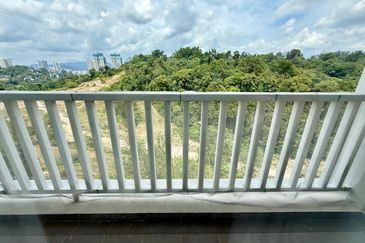 BEAUTIFUL ID! FULLY FURNISHED! Lower Unit Duplex Townhouse @ Serene Mont Kiara, KL