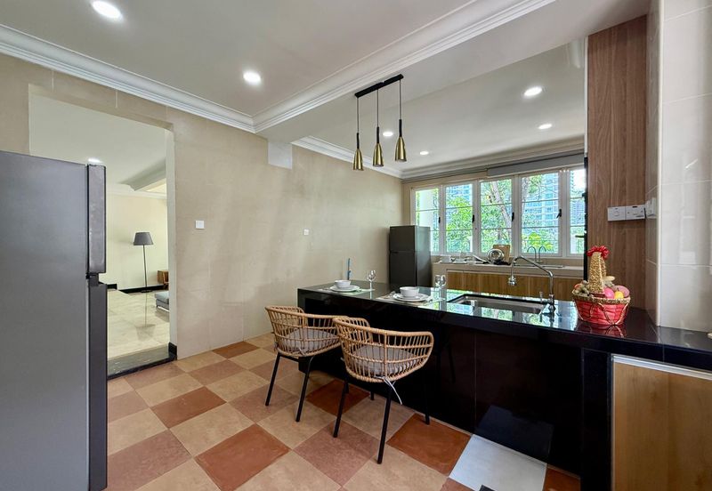 Kiara Peak (Puncak Kiara)