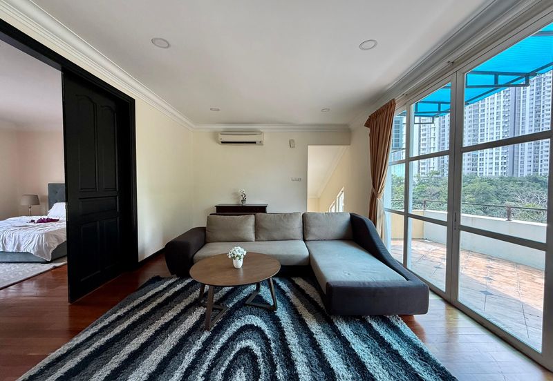 Kiara Peak (Puncak Kiara)