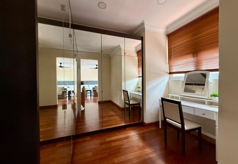 Kiara Peak (Puncak Kiara)