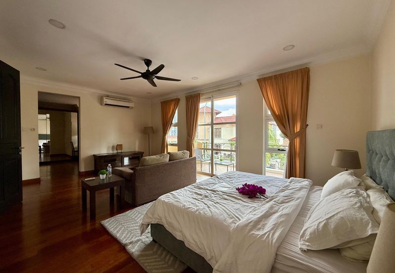 Kiara Peak (Puncak Kiara)