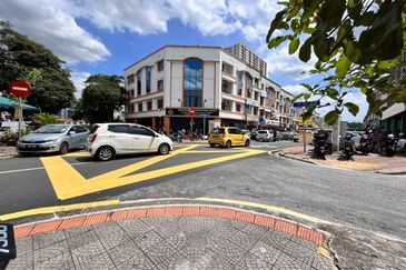 Medan Putra Business Centre