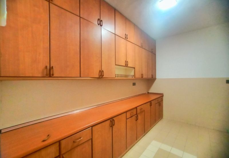 Facing Open Cantik Wow Teres 2 Tkt Taman Putra Indah Sri Kembangan