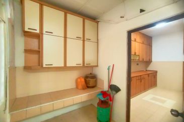 Facing Open Cantik Wow Teres 2 Tkt Taman Putra Indah Sri Kembangan