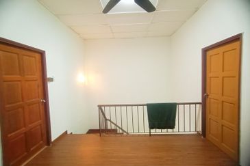 Facing Open Cantik Wow Teres 2 Tkt Taman Putra Indah Sri Kembangan