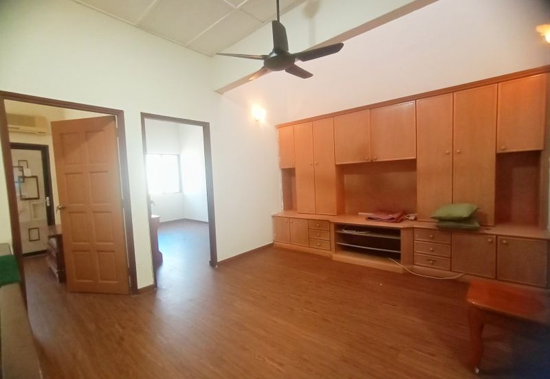 Facing Open Cantik Wow Teres 2 Tkt Taman Putra Indah Sri Kembangan