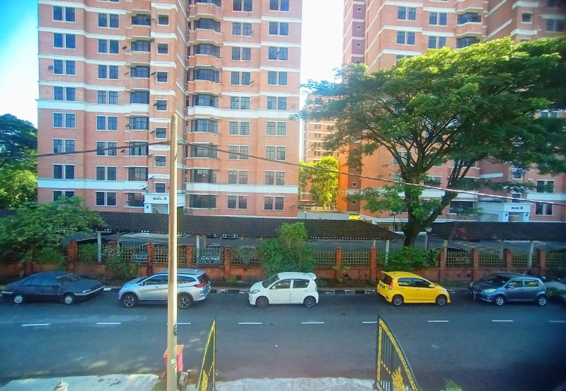 Facing Open Cantik Wow Teres 2 Tkt Taman Putra Indah Sri Kembangan