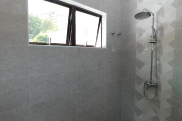 Jalan Bukit Antarabangsa 