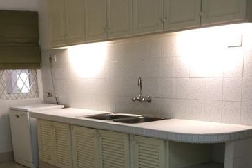 Jalan Lingkungan U Thant 