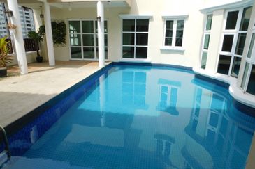 Kiara Peak (Puncak Kiara)