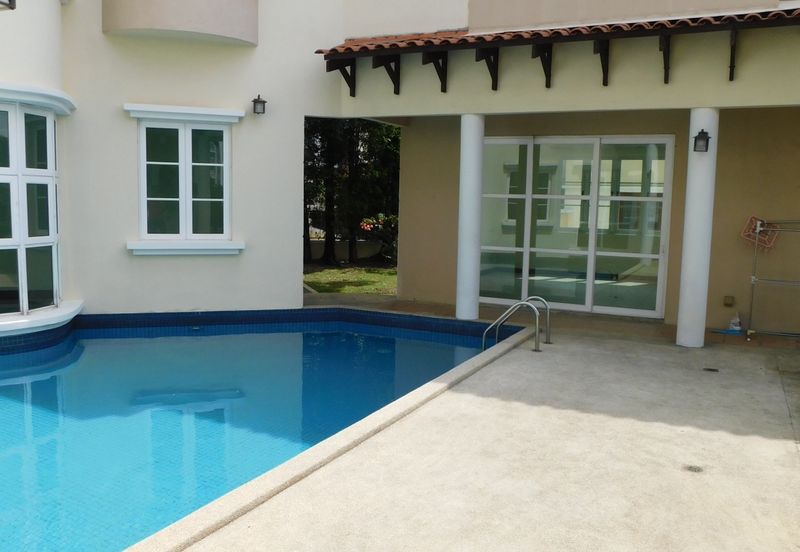 Kiara Peak (Puncak Kiara)