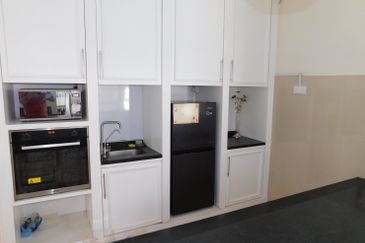 Kiara Peak (Puncak Kiara)