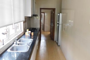 Kiara Peak (Puncak Kiara)