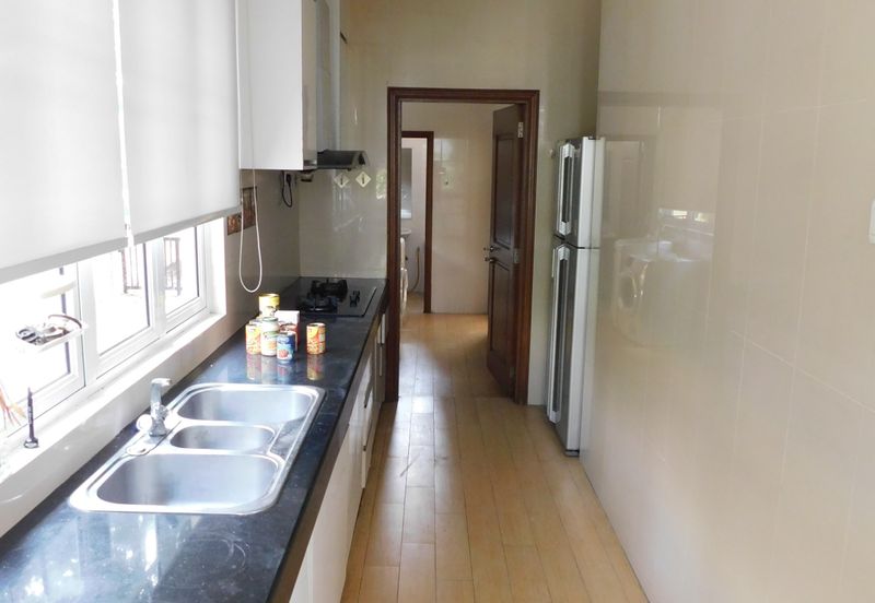 Kiara Peak (Puncak Kiara)