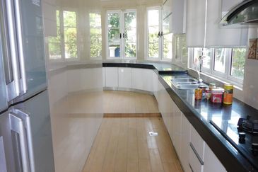 Kiara Peak (Puncak Kiara)