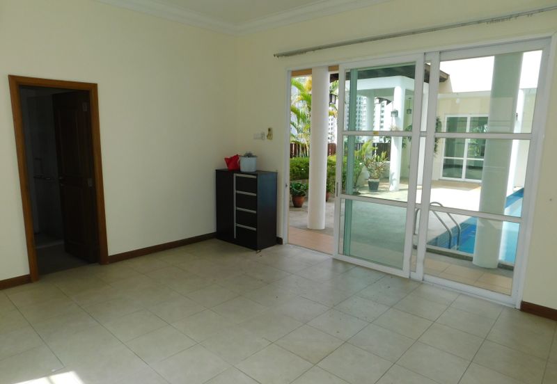 Kiara Peak (Puncak Kiara)