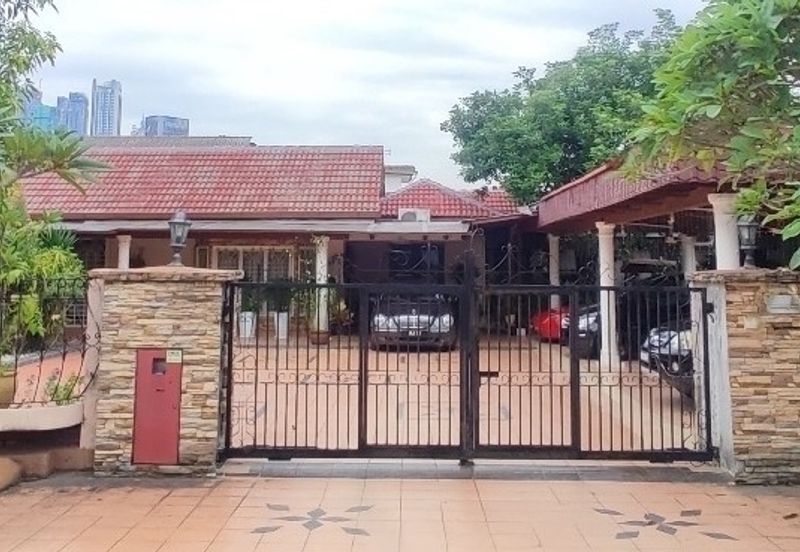 Jalan Ladang Maktab 