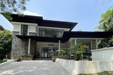 COUNTRY HEIGHTS DAMANSARA 3 STOREY BUNGALOW FOR AUCTION