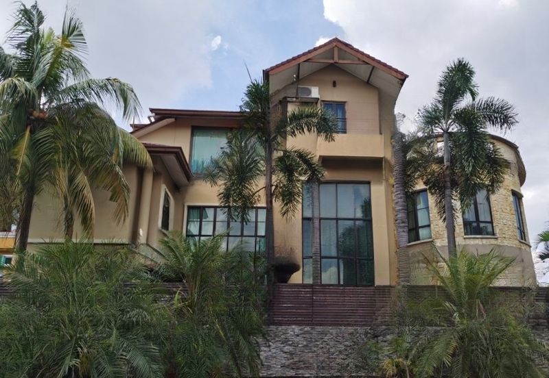 MUTIARA DAMANSARA 2.5 STOREY BUNGALOW, PETALING JAYA FOR AUCTION