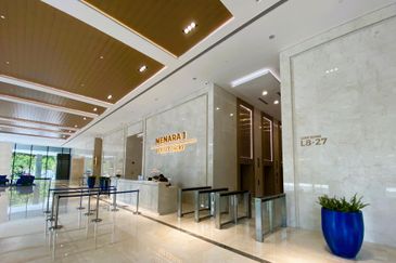 Plaza Conlay, Jalan Conlay