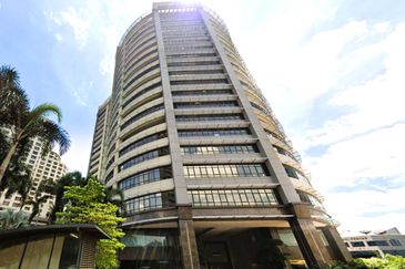8 First Avenue, KPMG Tower, Bandar Utama, Close to MRT Station