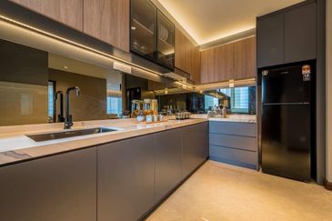 Platinum Mira Maluri