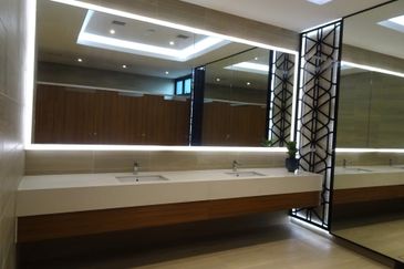 Plaza Conlay, Jalan Conlay