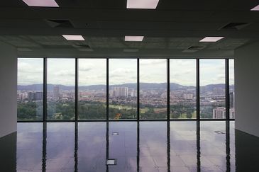 Plaza Conlay, Jalan Conlay