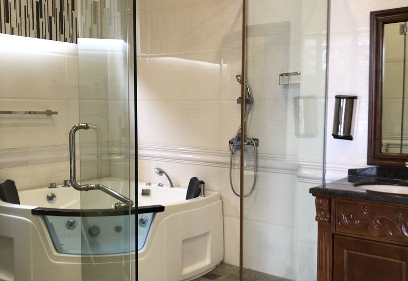 Subang Heights 3 Storey Renovated Bungalow For Sale