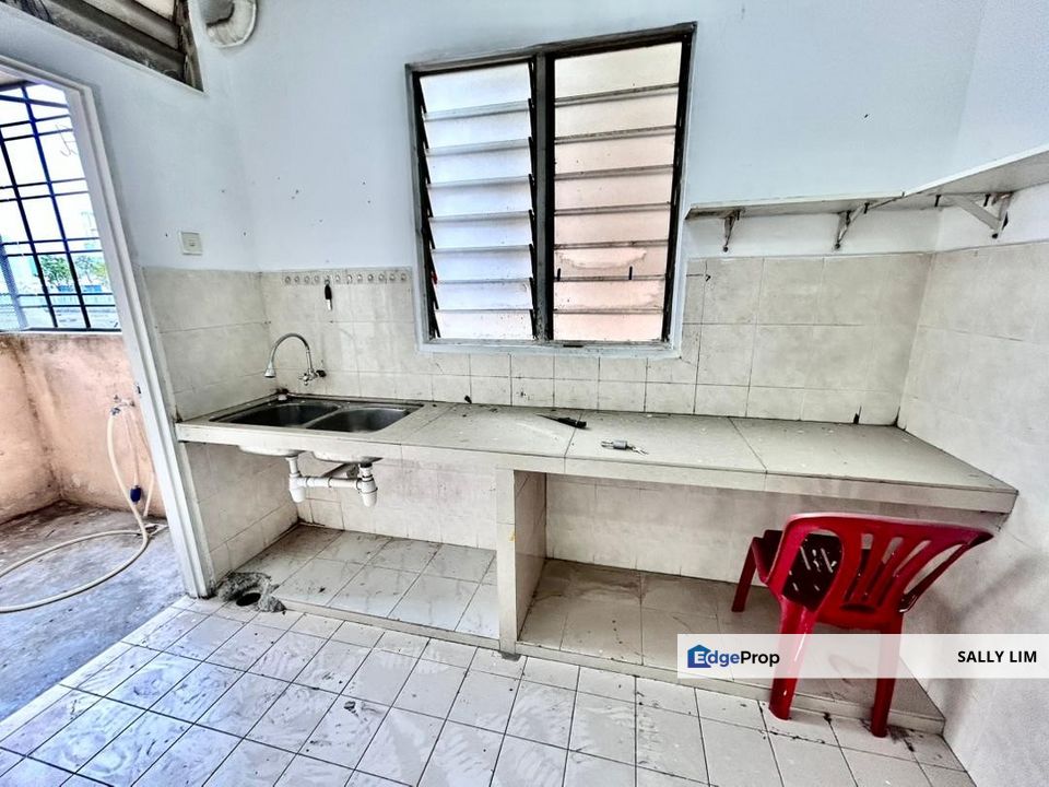 Taman Seri Setanggi Medium Cost Apartment Level 2 1KM To Mid Valley / For Rent, Johor, Johor Bahru