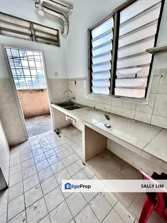 Taman Seri Setanggi Medium Cost Apartment Level 2 1KM To Mid Valley / For Rent, Johor, Johor Bahru